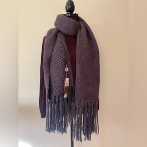 KERISMA ladies 70% acrylic 30% nylon oversized multi color blend wrap NWT